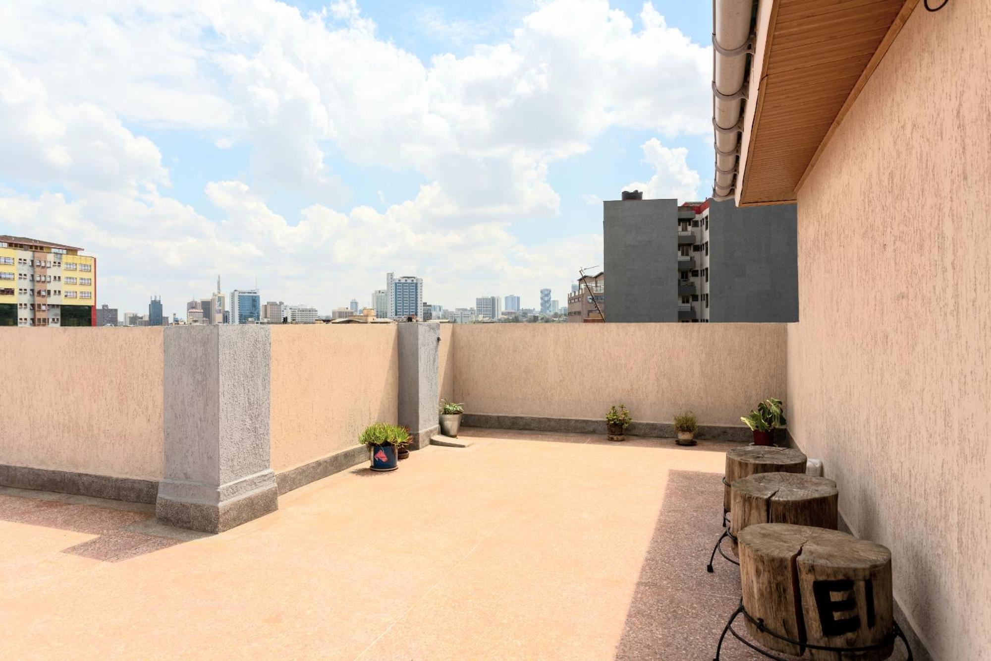 Penthouse Rooftop Studio With King Bed Nairobi Bagian luar foto